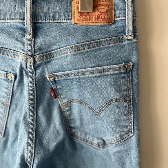 Levi 720 High Rise Super Skinny Blue Distressed 24 - Picture 5 of 10